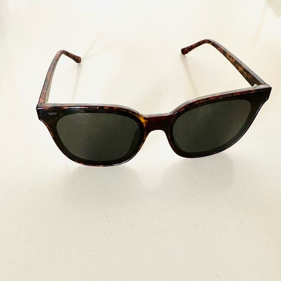 NEW Oversized Square Black Shiny Lens Tortoiseshell Plastic Sunglasses Sunnies main image 3